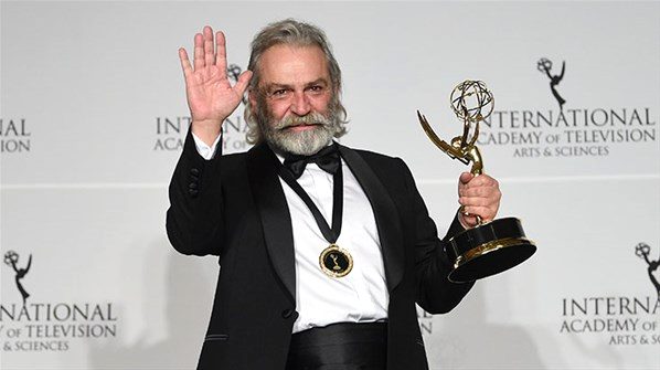 Haluk Bilginer, 47. Uluslararası Emmy Ödülleri'nde en iyi erkek oyuncu seçildi