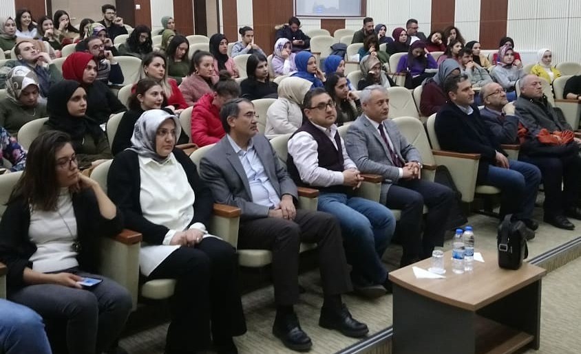 ETÜ’de “İslâm Felsefesinin Özgünlüğü” konferansı