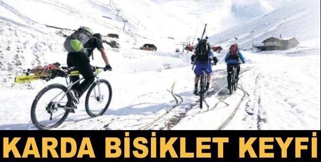 Palandöken'de kar üstünde bisiklet heyecanı