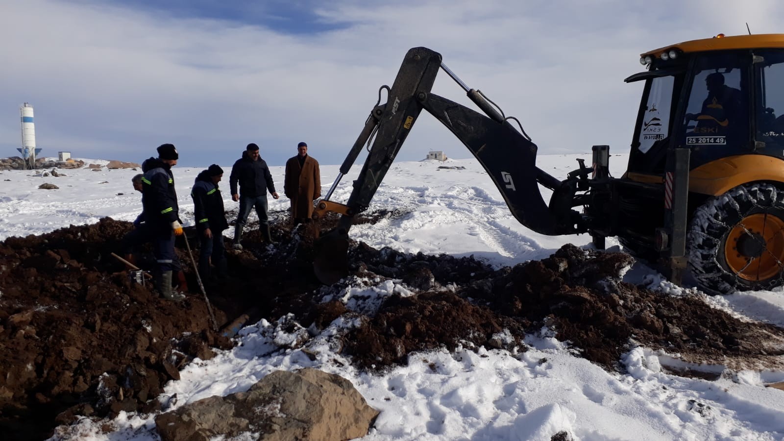 ESKİ çalışanları eksi 20 derecede içme suyu hattındaki arızayı giderdi