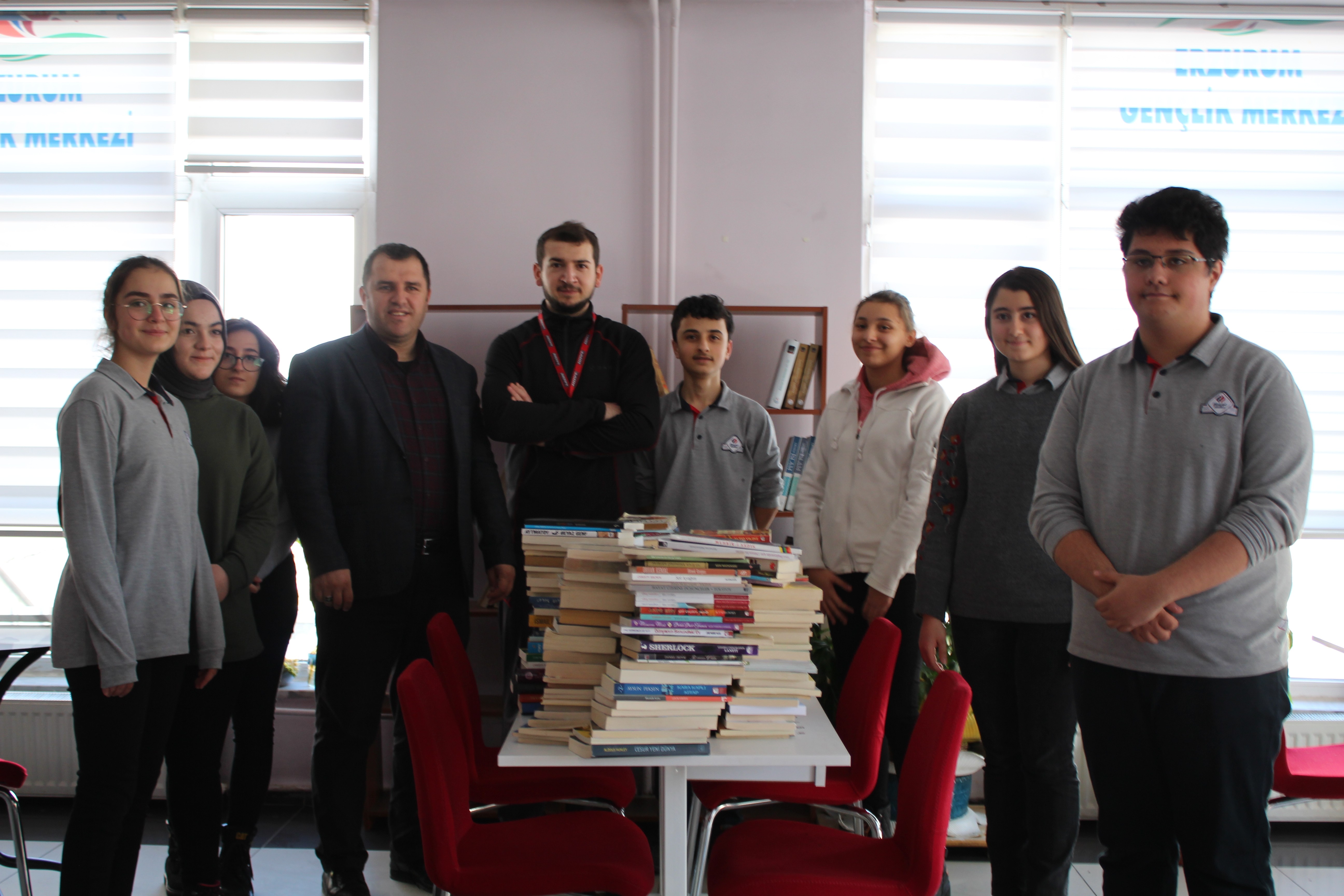 Erzurum’da ‘Askıda Kitap Var’ projesi