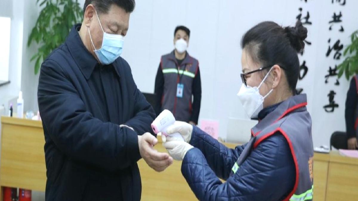 Çin Devlet Başkanı Xi Jinping, koronavirüs salgınının ardından günler sonra ortaya çıktı