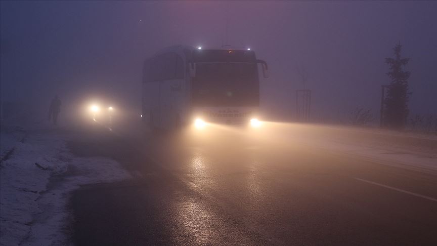 Ağrı-İran ve Ağrı-Erzurum kara yollarında yoğun sis etkili oluyor