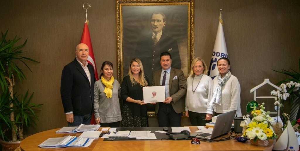Bodrum Belediyesi 18 TEV bursiyerine destek oldu