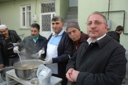 İmamdan cemaate aşure