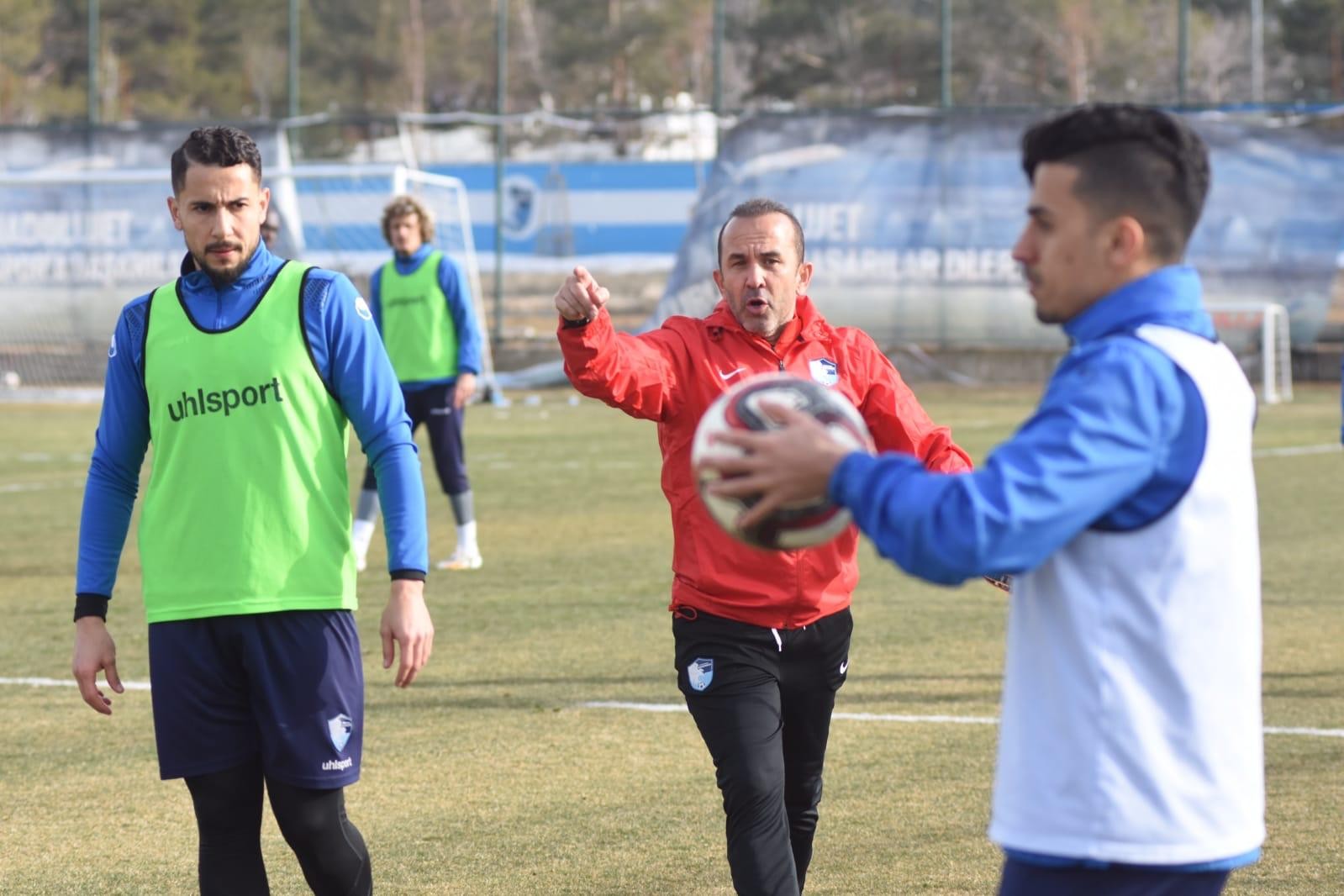 Dadaşlar’da Akhisar mesaisi