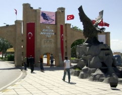 Erzurum'da fakülteye izin yok