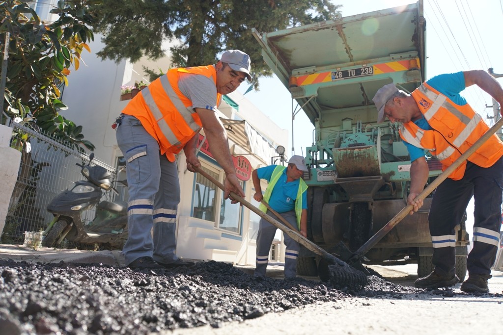 Bodrum’de belediye ekipleri Bitez'de çalışmalarını sürdürüyor