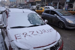Kar Erzurum'da yüzleri güldürdü