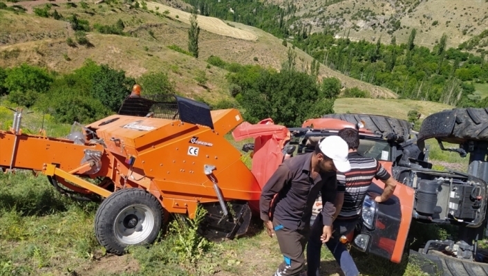 Erzurum'da traktörle balya makinesi arasına sıkışan adam hayatını kaybetti