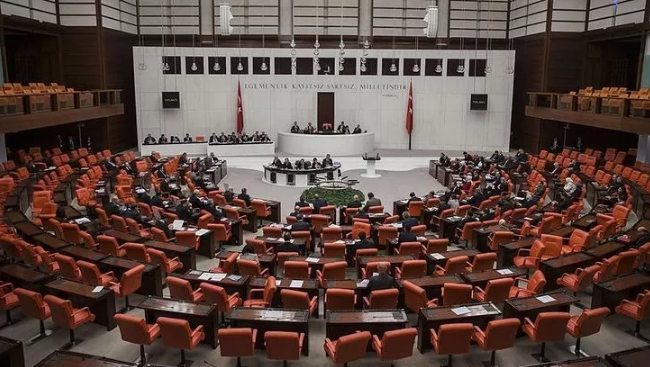 Meclis'te gergin anlar! "AK Parti sıralarında sanki FETÖ'nün ruhu dolaşıyor"