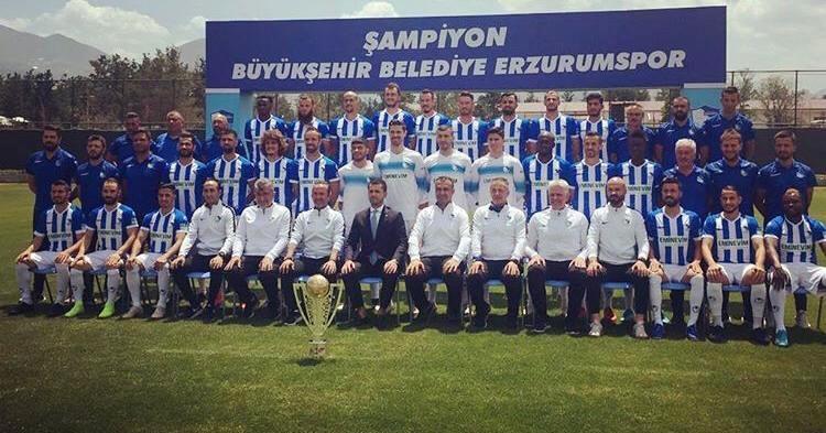 Erzurumspor kupayla poz verdi