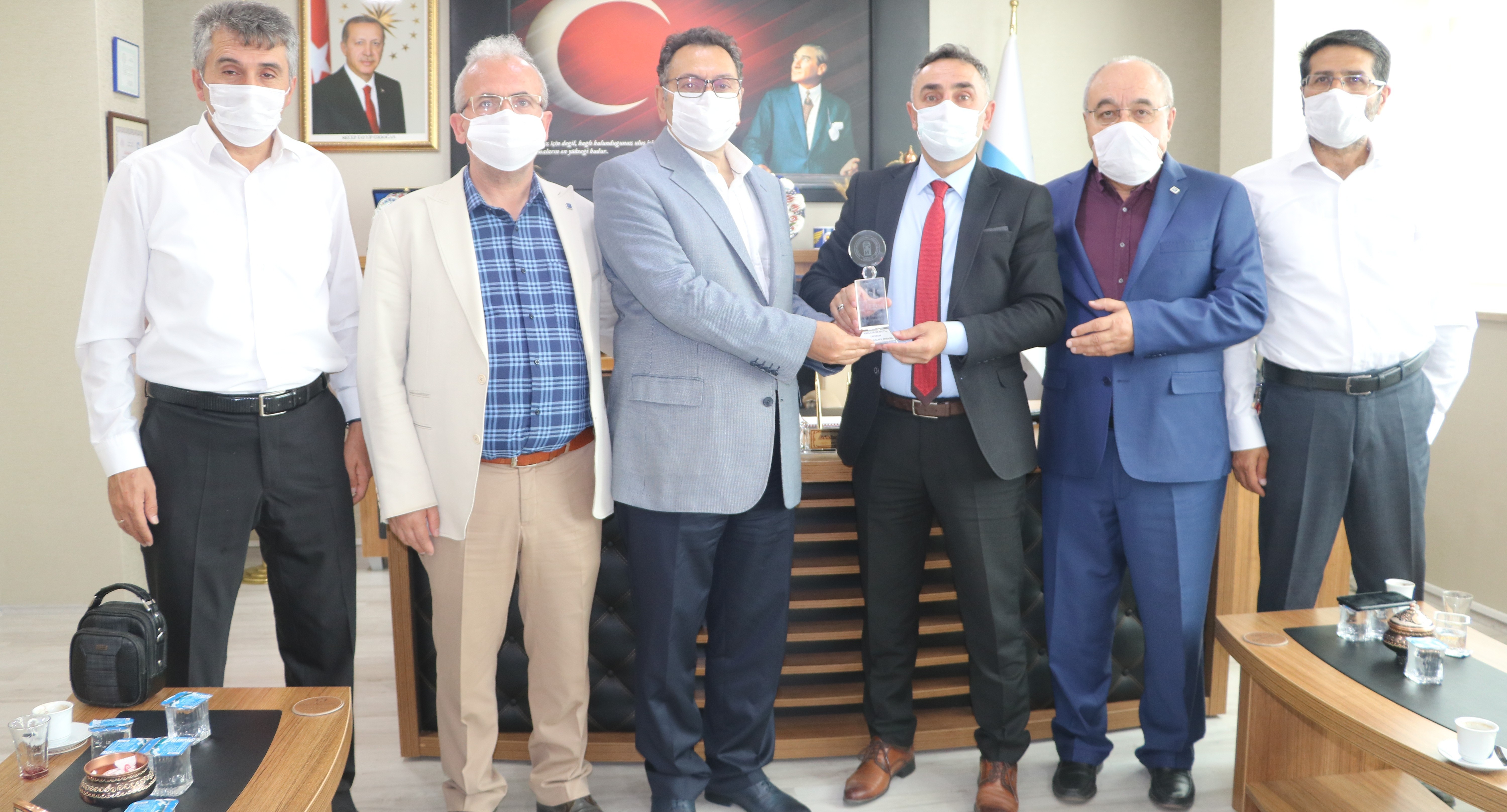 ESMMMO Başkanı Akal’dan Erzurum İŞKUR’a teşekkür plaketi