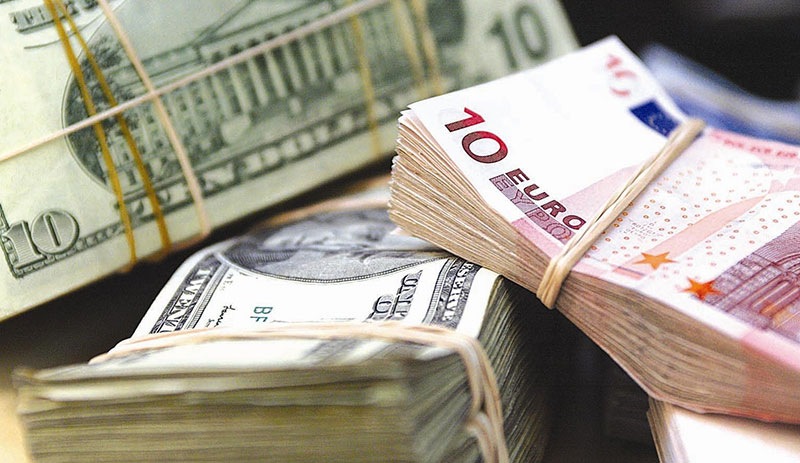 Dolar ve euroda yükseliş sürüyor.  Euro 8,92 lira, dolar 7,60 lira oldu