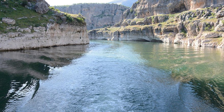 Karasu Nehri'nden ekonomiye "enerji" akıyor