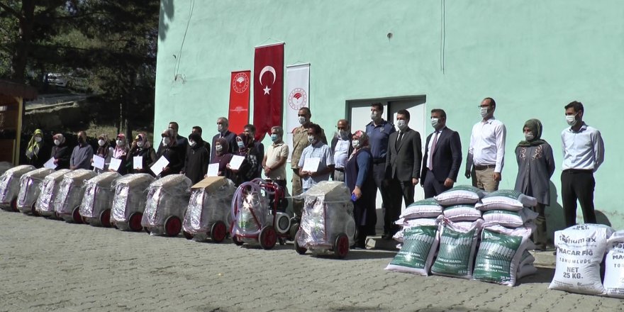 Kadın çiftçiler süt üretimini artırmak için destekleniyor