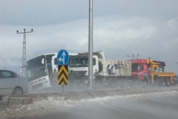 Kar e Tipi 469 Köy Yolunu Kapadı