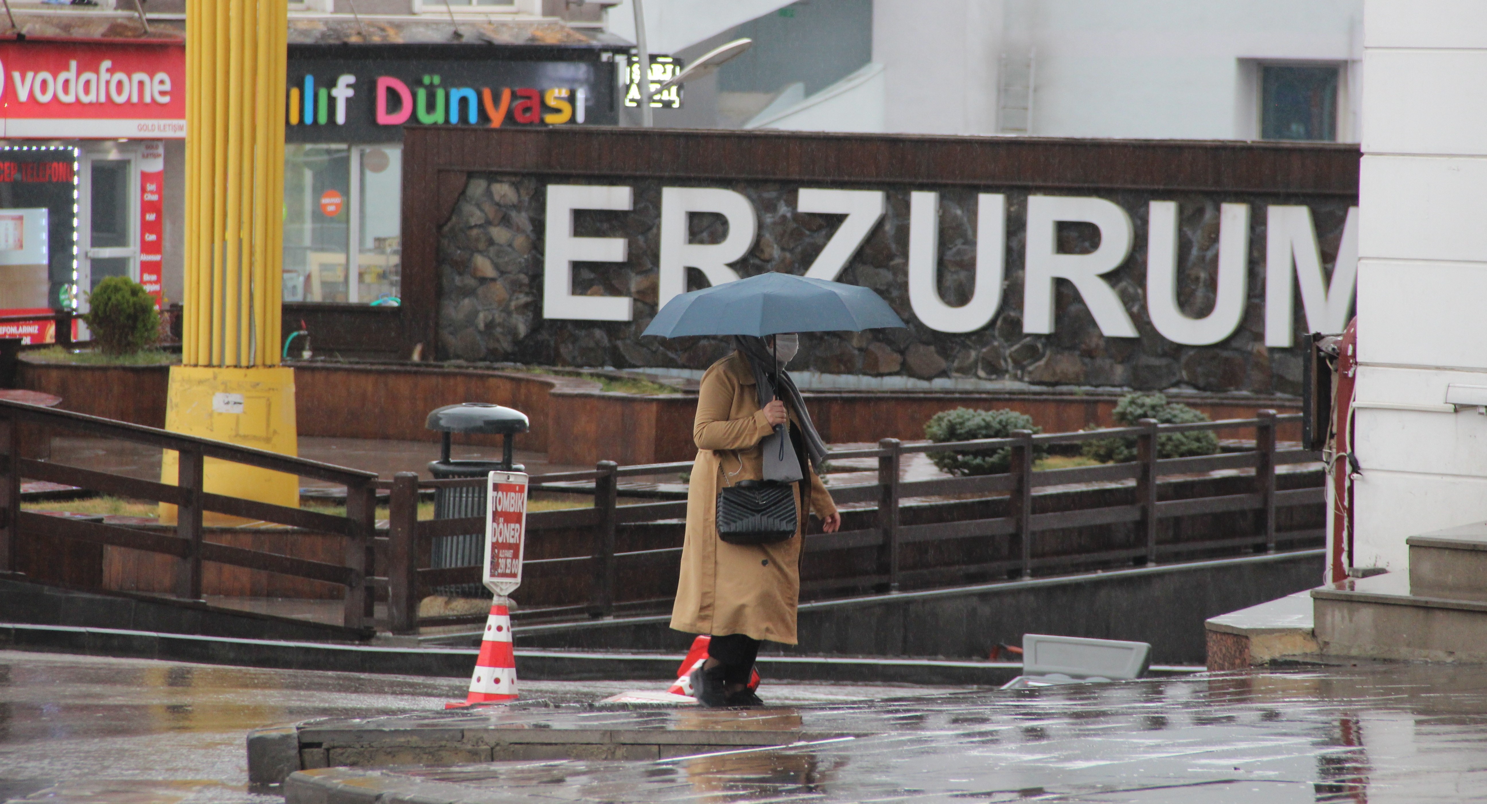 Erzurum’da sağanak yağmur etkisini sürdürüyor