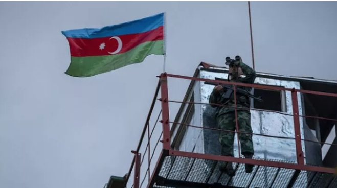 Azerbaycan ordusu 27 yıldır işgal altında bulunan Kelbecer'e girdi