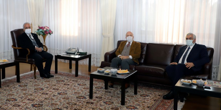 Başkan Mehmet Sekmen ve Ak Parti İl Başkanı M. Emin Öz’den Rektör Çomaklı’ya ziyaret