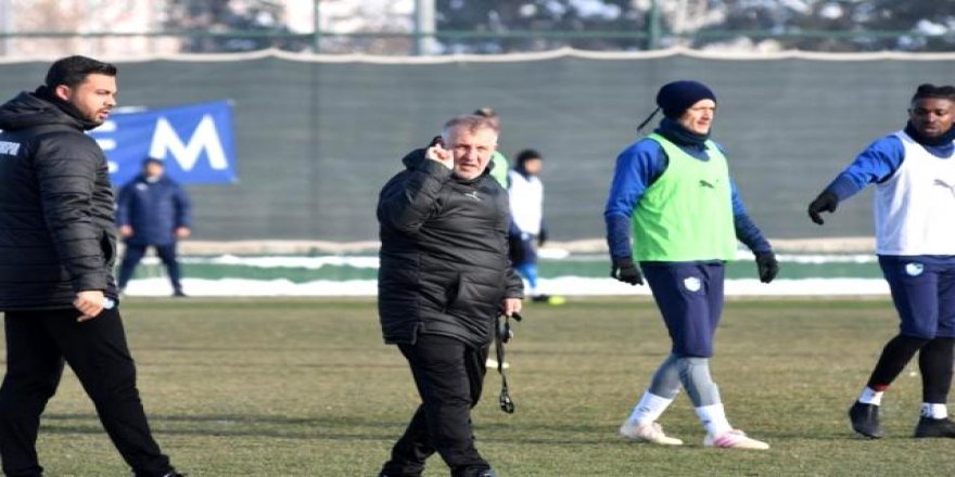 Erzurumspor Mesut Bakkal yönetiminde ilk antrenmanına çıktı