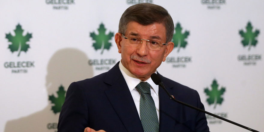 Ahmet Davutoğlu, kavgalı olduğu 'Pelikancılar'ın yalısında kiminle buluştu?