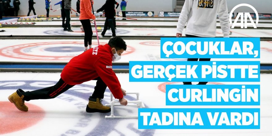 Donan çayda fırçayla curling oynayan çocuklar, hayallerini gerçek pistte gerçekleştirdi