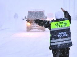 Erzurum'da hayat durdu