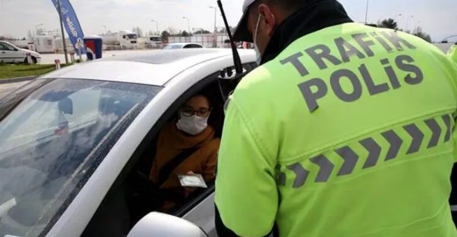 Aracında maske takmadığı için ceza yemişti!