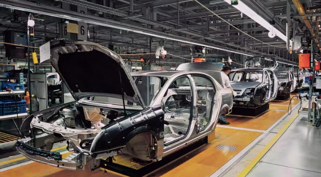 Çip krizi otomobil üreticilerini vurdu: Honda, Toyota ve Volvo'da üretim durdurdu!
