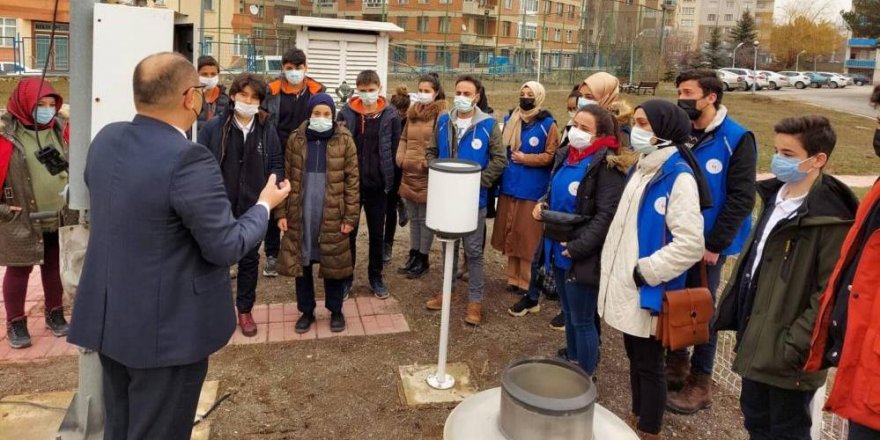 Palandöken Gençlik Merkezi ‘Meteoroloji Günü’nü kutladı