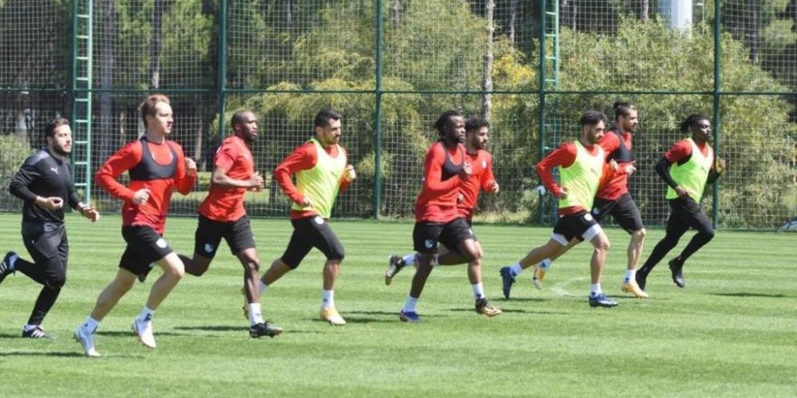 Erzurumspor'un Antalya kampı sürüyor