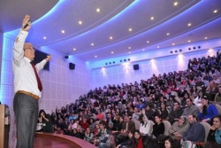 Cüceloğlu, Öğrencilerle Buluştu