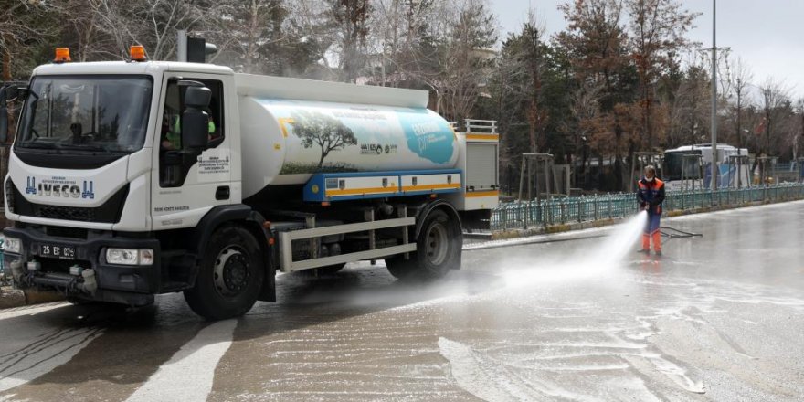 Büyükşehir’in salgınla mücadele çalışmaları hız kesmeden sürüyor