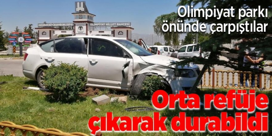 Erzurum'da otomobil orta refüje çıkarak durabildi