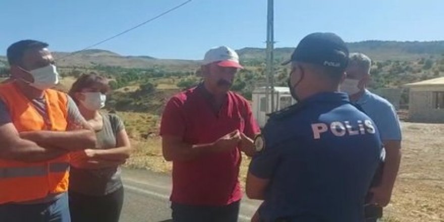 Yangın söndürmek için yola çıkan Komünist Başkan ve gönüllülere polis engeli