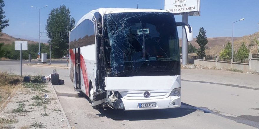Tercan'da trafik kazası: 26 hafif yaralı