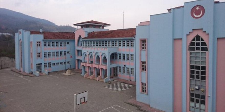 Ordu'da koronavirüs nedeniyle bir fen lisesi uzaktan eğitime geçti