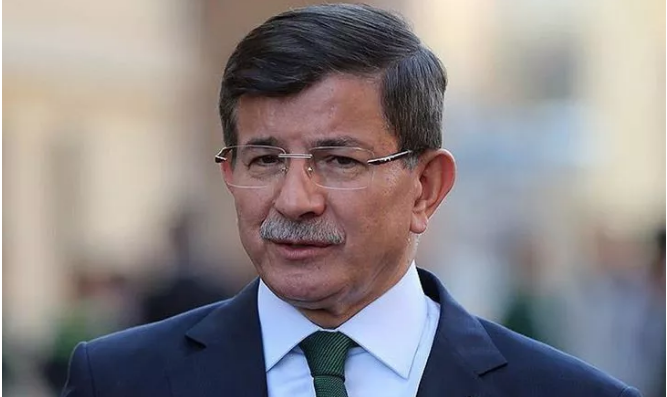 Davutoğlu'ndan 'istenmeyen adam' açıklaması: Ülkeye yazık ediyorsunuz