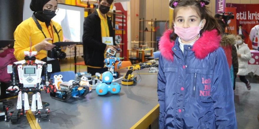 Minikler 'Bilim Erzurum' ile geleceğe hazırlanıyor