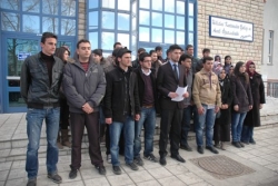 Üniversitelilerden 4+4+4'e Destek