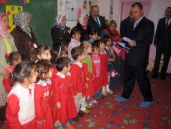 Kaymakam'dan eğitim yardımı