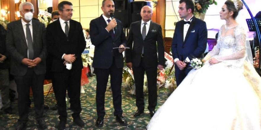 Adalet Bakanı Gül, ETSO Meclis Başkanı Özakalın ailesinin nikah şahidi oldu