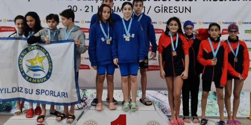 Yüzmede bronz madalyalar Erzurum’a