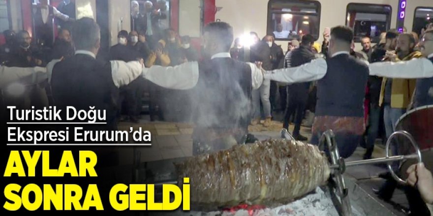 21 ay sonra yeniden sefere başlayan Turistik Doğu Ekspresi coşkuyla karşılandı