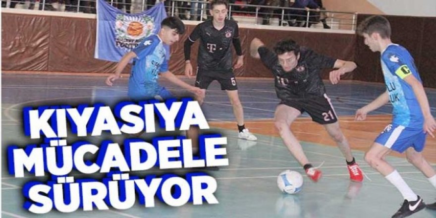 Erzurum'da Liseli gençlerin futsal heyecanı