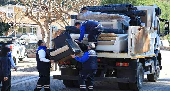 Büyükşehir yağmur mağdurlarının ihtiyaçlarını karşılıyor