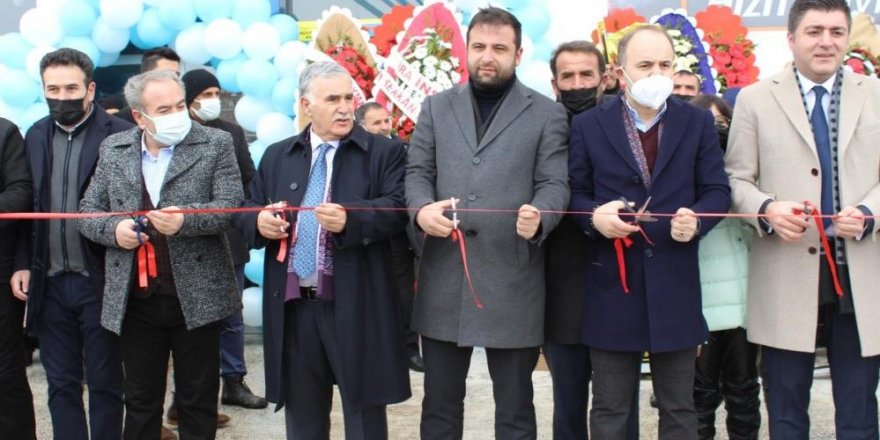 Düzgün market 21’inci şubesini törenle açtı