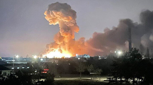 Kiev yakınlarında büyük patlama kameralara yansıdı!