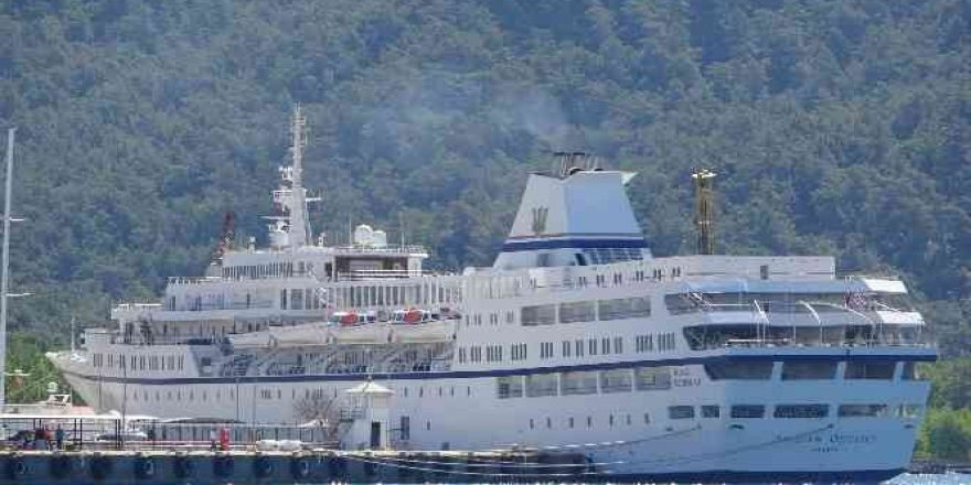 Dev yolcu gemisi Marmaris Limanı'na demir attı